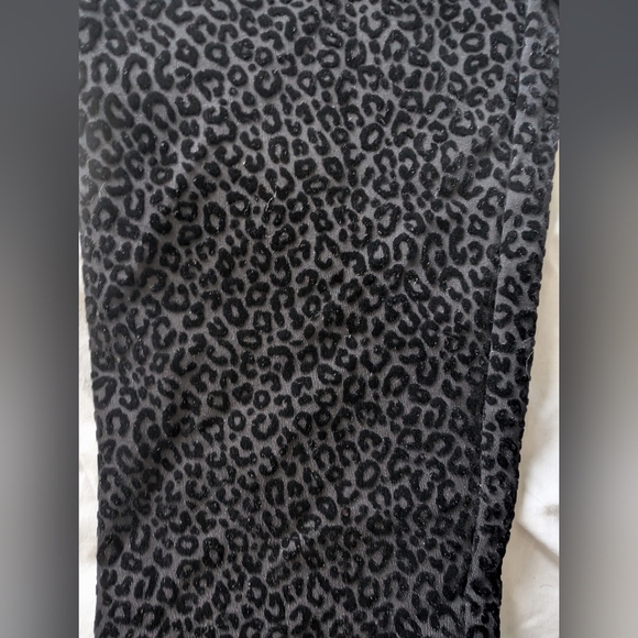 Nwt ann taylor black highwaisted velvet cheetah‎ print skinny pants size medium - Picture 3 of 5